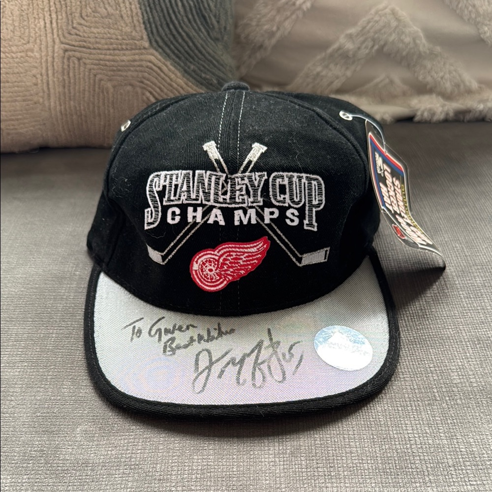 Vintage Detroit Red Wings Hat Velcro / New / Autographed / Starter